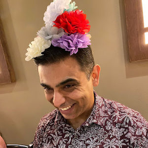 Meet your Posher, Akber J.
